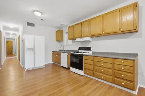 4541 North Western Avenue Chicago IL 60625
