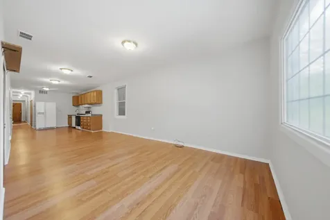 4541 North Western Avenue Chicago IL 60625