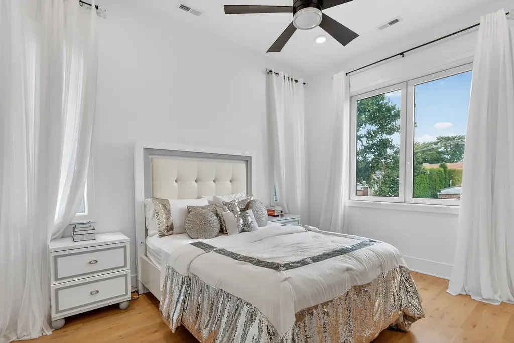 4816 South Saint Lawrence Avenue Chicago IL 60615