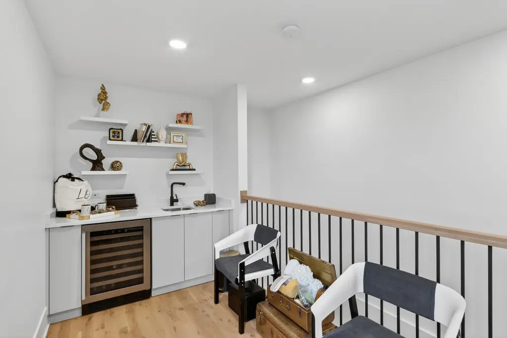 4816 South Saint Lawrence Avenue Chicago IL 60615