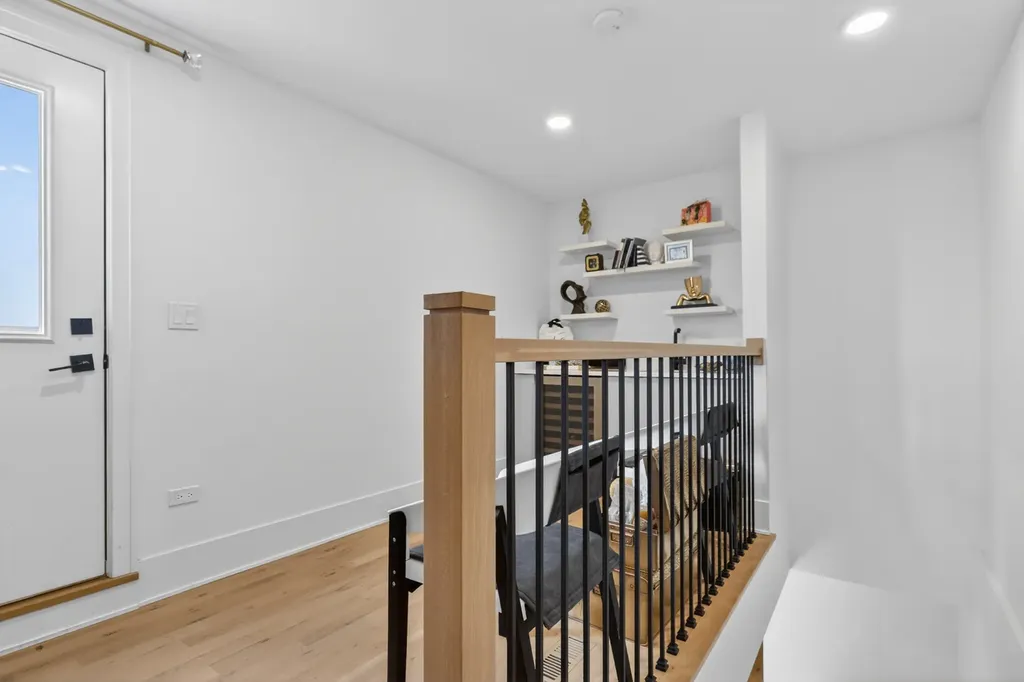 4816 South Saint Lawrence Avenue Chicago IL 60615