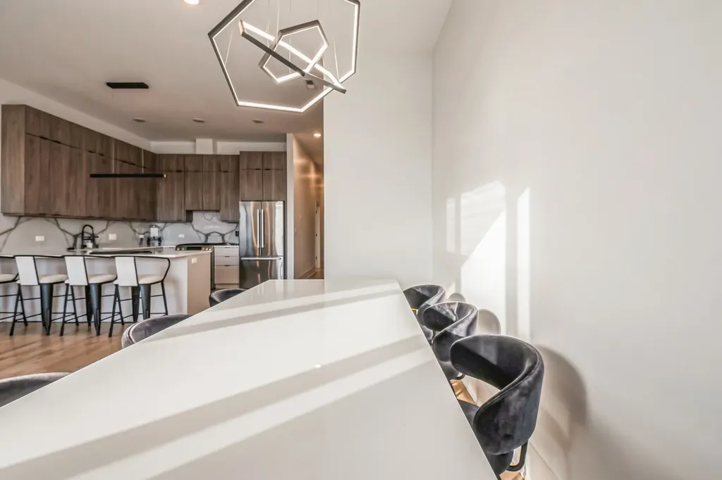 4816 South Saint Lawrence Avenue Chicago IL 60615