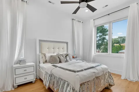 4816 South Saint Lawrence Avenue Chicago IL 60615