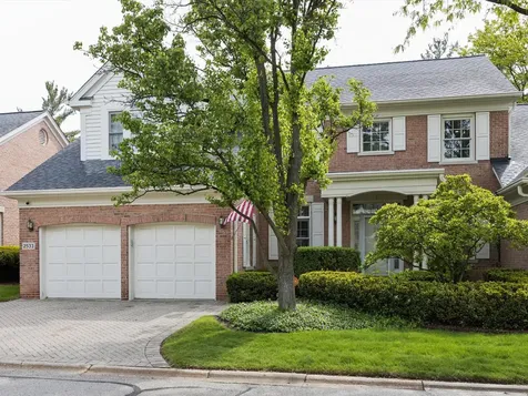 2533 East Chesapeake Place Westchester IL 60154