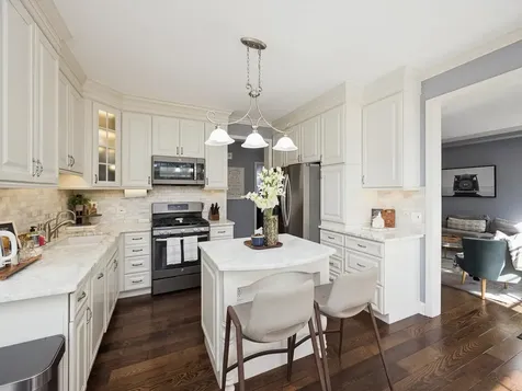 2533 East Chesapeake Place Westchester IL 60154