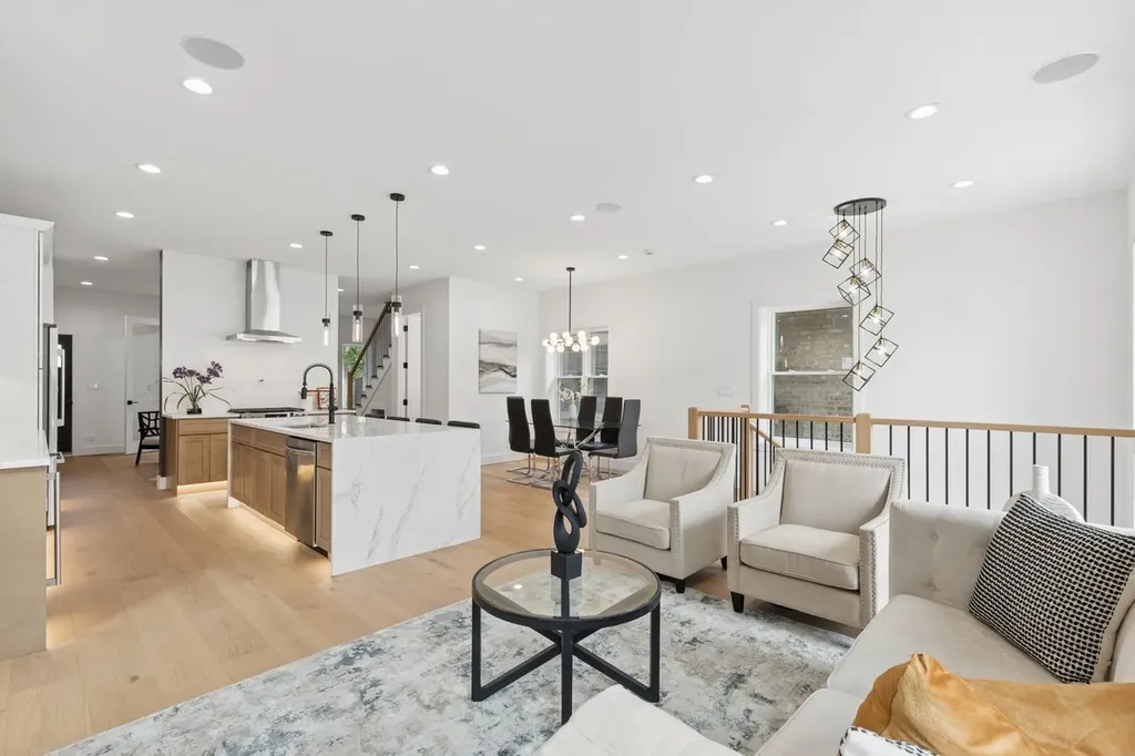 4941 North Kildare Avenue Chicago IL 60630