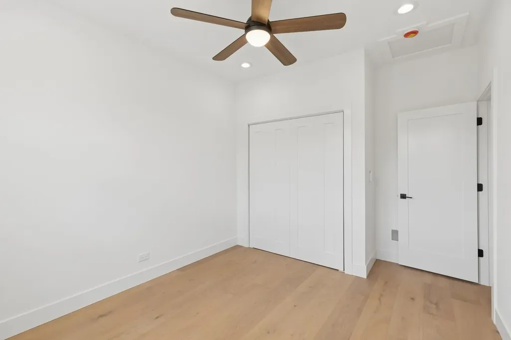 4941 North Kildare Avenue Chicago IL 60630