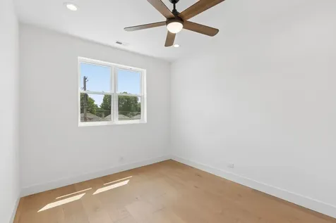 4941 North Kildare Avenue Chicago IL 60630