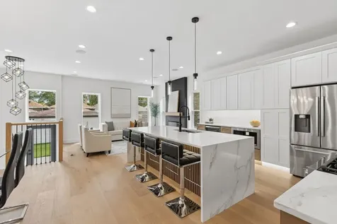 4941 North Kildare Avenue Chicago IL 60630