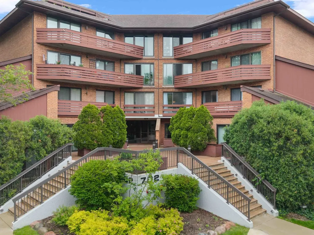 702 North Waukegan Road Glenview IL 60025