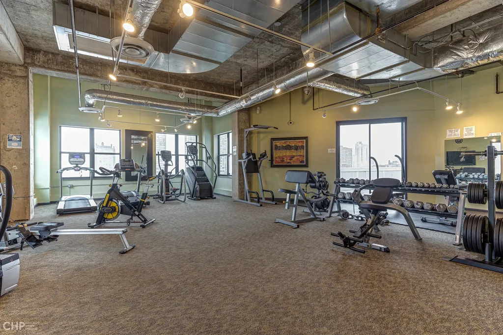 1122 West Catalpa Avenue Chicago IL 60640
