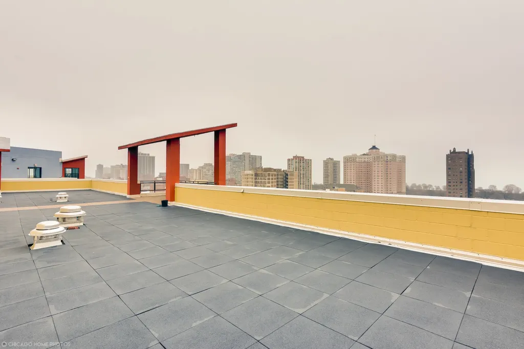 1122 West Catalpa Avenue Chicago IL 60640