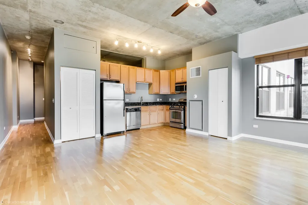 1122 West Catalpa Avenue Chicago IL 60640