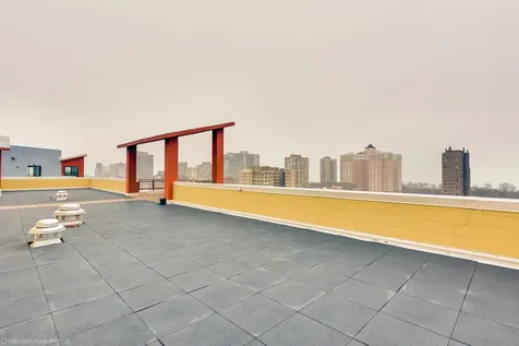 1122 West Catalpa Avenue Chicago IL 60640