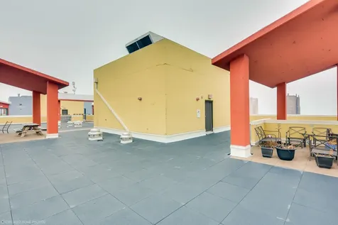 1122 West Catalpa Avenue Chicago IL 60640