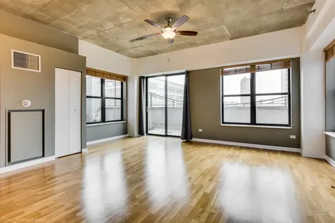 1122 West Catalpa Avenue Chicago IL 60640