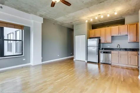 1122 West Catalpa Avenue Chicago IL 60640