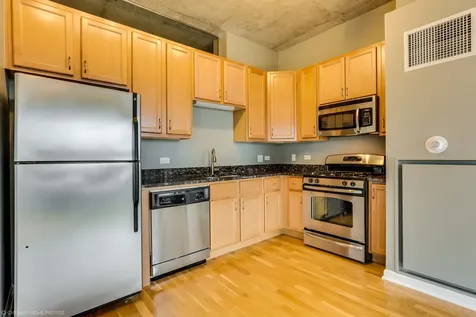 1122 West Catalpa Avenue Chicago IL 60640