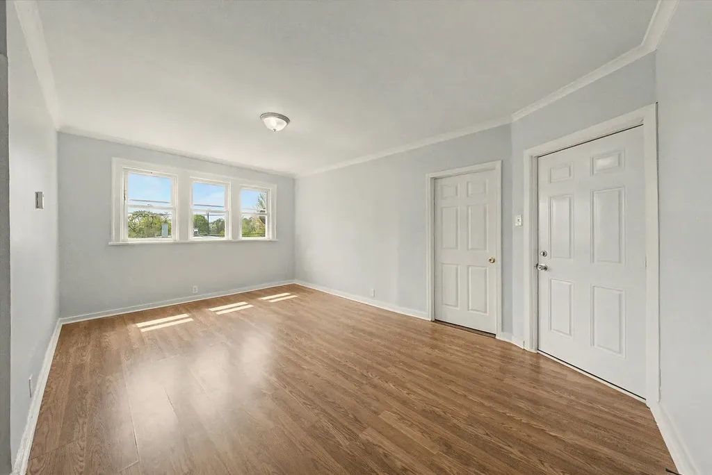 8239 South Colfax Avenue Chicago IL 60617