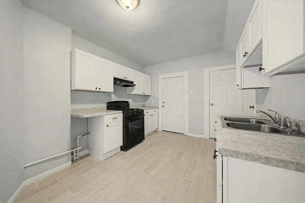 8239 South Colfax Avenue Chicago IL 60617