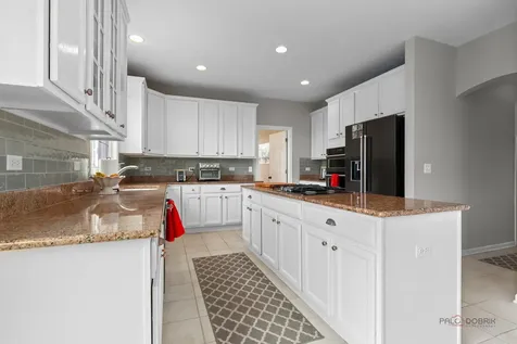1679 N Stanwich Road Vernon Hills IL 60061