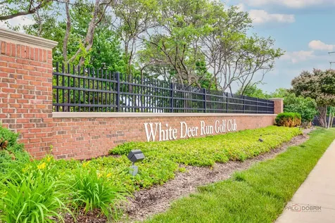 1679 N Stanwich Road Vernon Hills IL 60061