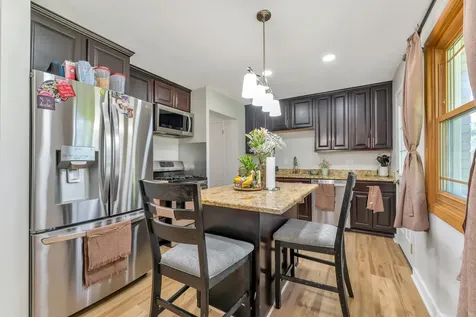 8714 Lynwood Drive Hickory Hills IL 60457