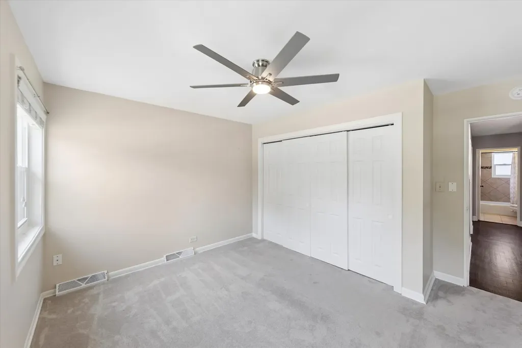 408 West Commonwealth Lane Elmhurst IL 60126