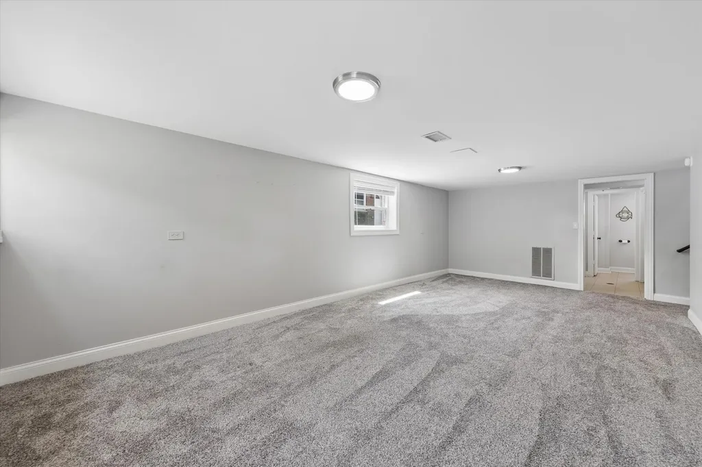 408 West Commonwealth Lane Elmhurst IL 60126