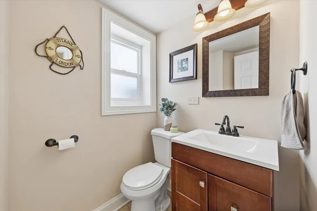 408 West Commonwealth Lane Elmhurst IL 60126