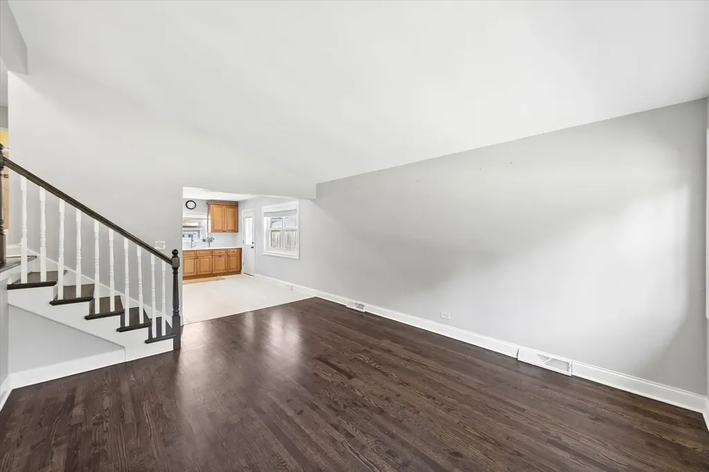 408 West Commonwealth Lane Elmhurst IL 60126