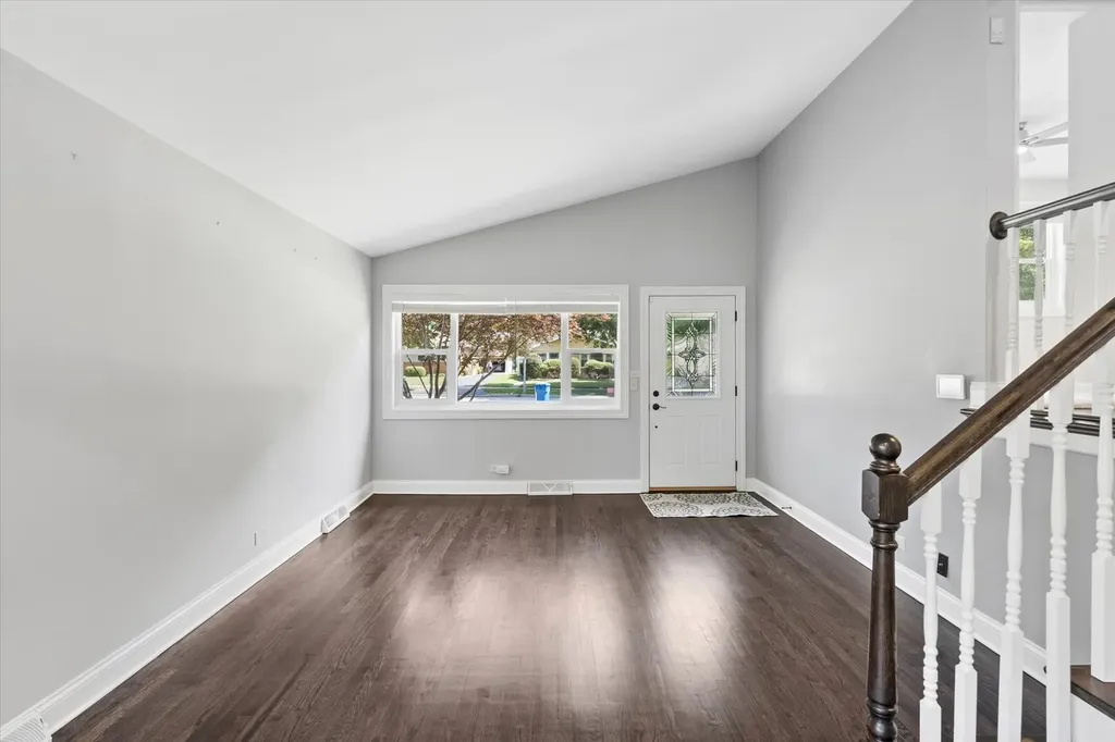 408 West Commonwealth Lane Elmhurst IL 60126