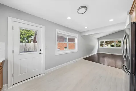 408 West Commonwealth Lane Elmhurst IL 60126