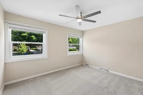 408 West Commonwealth Lane Elmhurst IL 60126