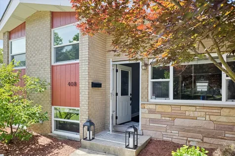 408 West Commonwealth Lane Elmhurst IL 60126