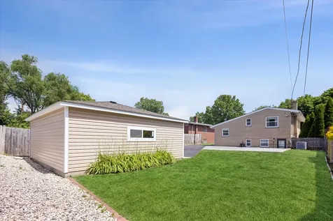408 West Commonwealth Lane Elmhurst IL 60126