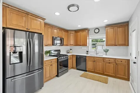 408 West Commonwealth Lane Elmhurst IL 60126