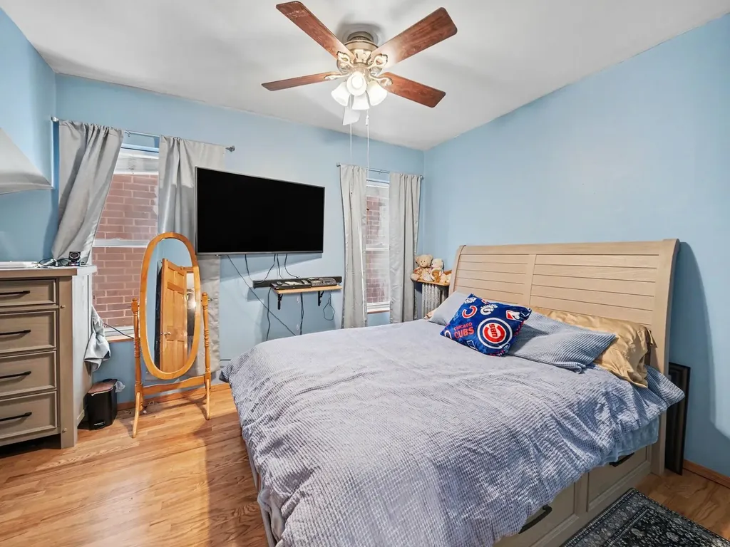 4749 North Dover Street Chicago IL 60640