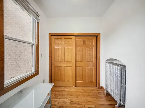4749 North Dover Street Chicago IL 60640