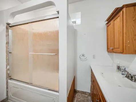 4749 North Dover Street Chicago IL 60640