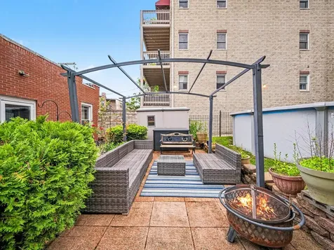 4749 North Dover Street Chicago IL 60640