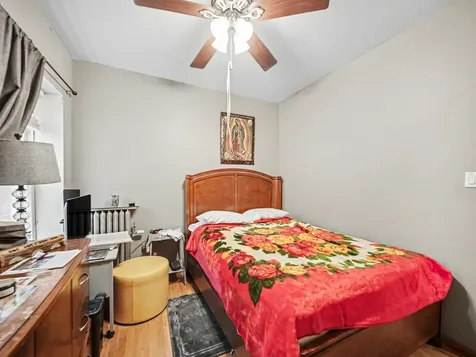4749 North Dover Street Chicago IL 60640