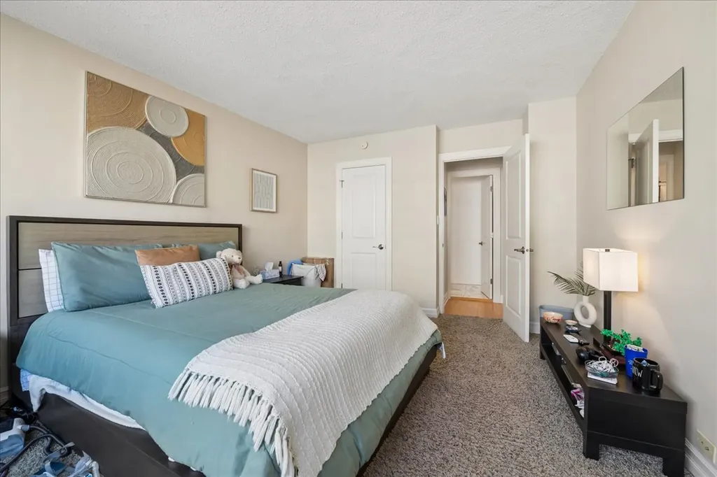 2930 North Sheridan Road Chicago IL 60657