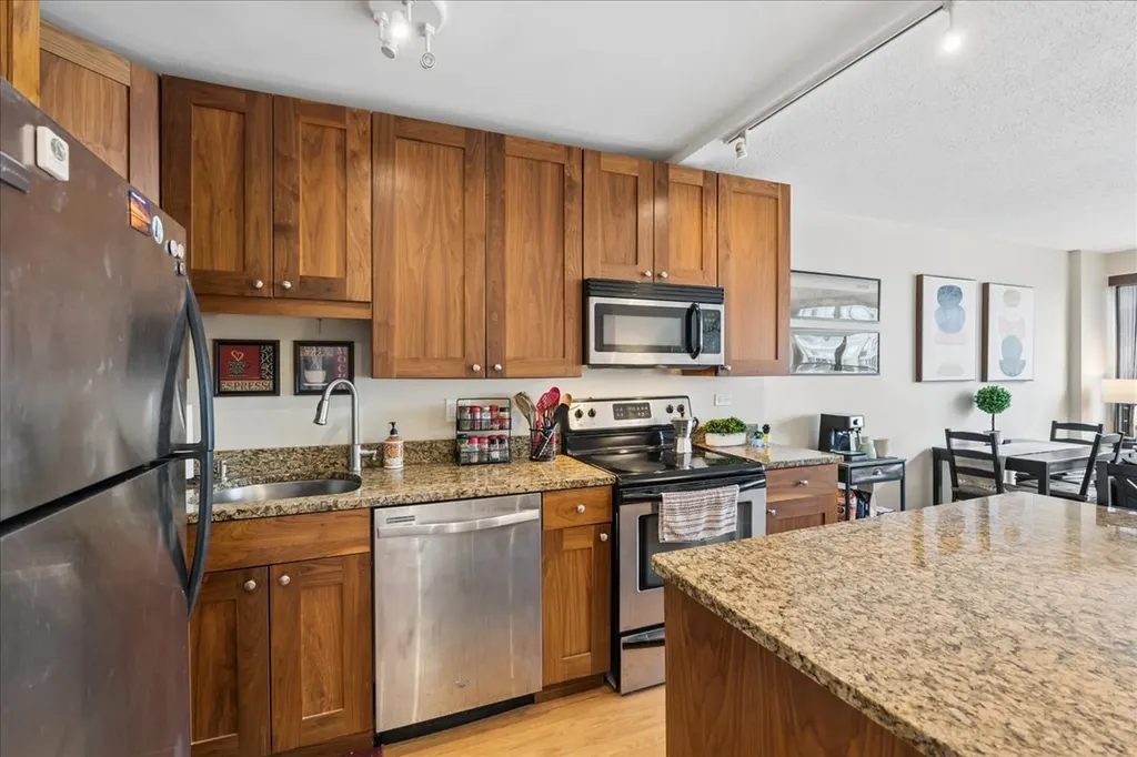 2930 North Sheridan Road Chicago IL 60657