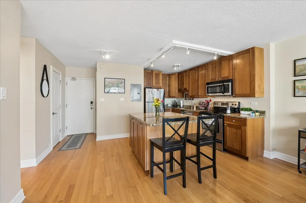 2930 North Sheridan Road Chicago IL 60657