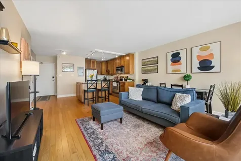 2930 North Sheridan Road Chicago IL 60657