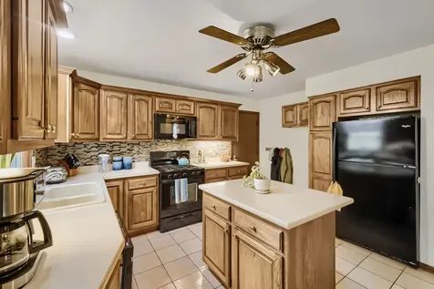 390 Cornell Lane Elgin IL 60123