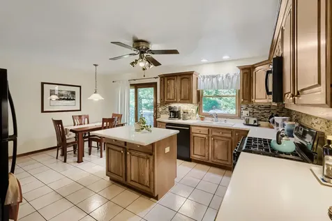 390 Cornell Lane Elgin IL 60123