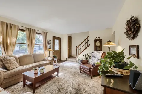 390 Cornell Lane Elgin IL 60123