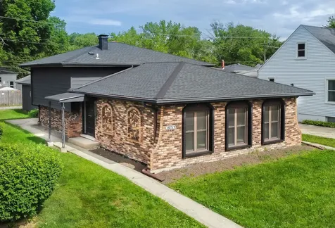 18013 Park Avenue Lansing IL 60438